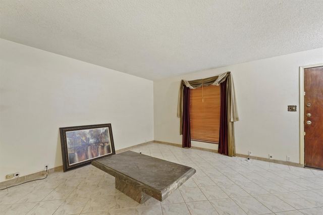 2503 Mccue Road 5, Houston, TX 77056