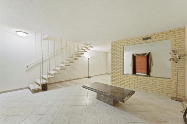 2503 Mccue Road 5, Houston, TX 77056