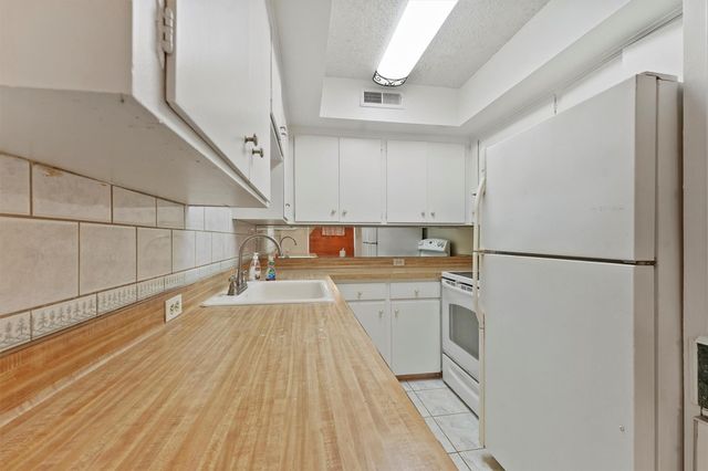 2503 Mccue Road 5, Houston, TX 77056