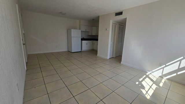 1290 NE 142nd Street 10, North Miami, FL 33161