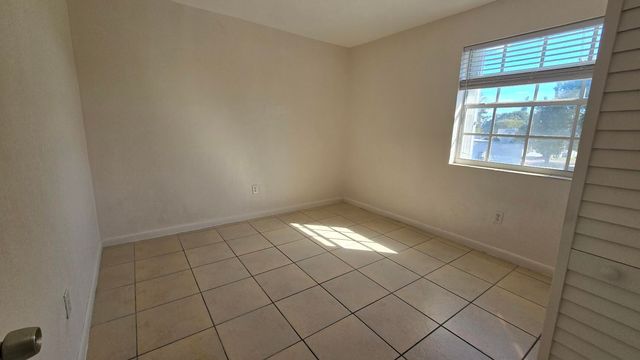 1290 NE 142nd Street 10, North Miami, FL 33161