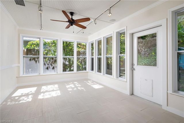 2424 Harbor RD, Naples, FL 34104