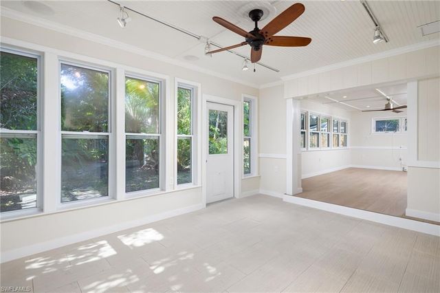 2424 Harbor RD, Naples, FL 34104