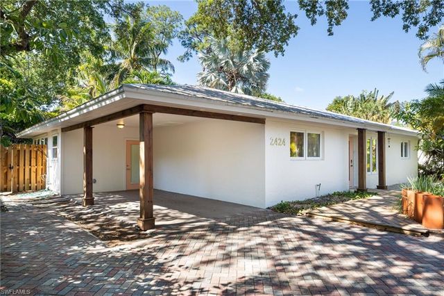2424 Harbor RD, Naples, FL 34104