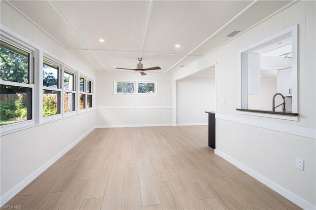 2424 Harbor RD, Naples, FL 34104