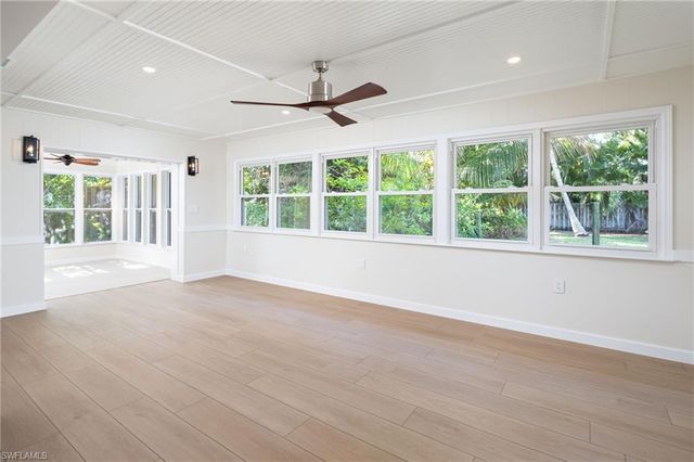 2424 Harbor RD, Naples, FL 34104