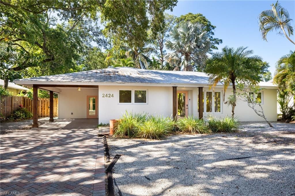 2424 Harbor RD, Naples, FL 34104