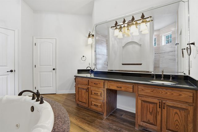 4519 Cimmaron Trail, Granbury, TX 76049