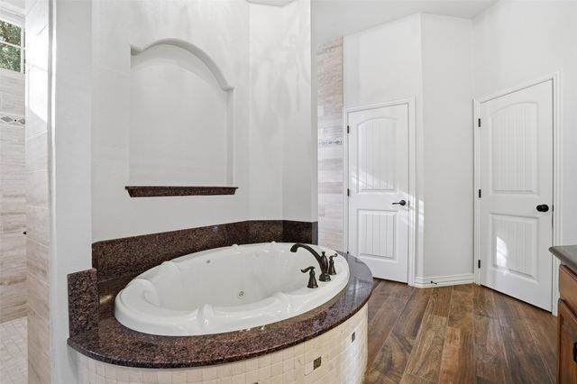 4519 Cimmaron Trail, Granbury, TX 76049