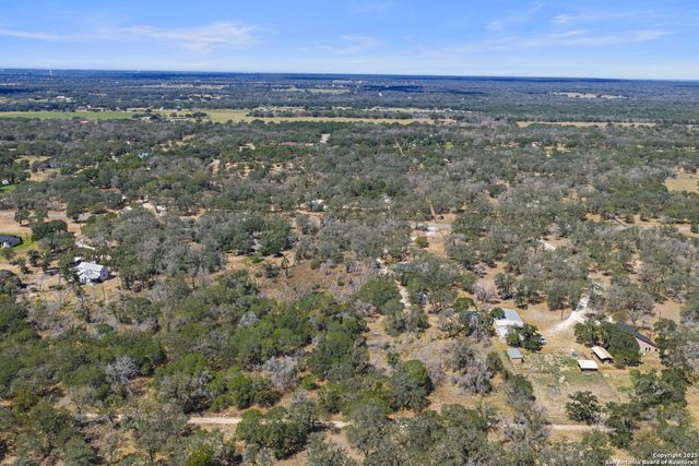 1963 Deer Trail, Floresville, TX 78114