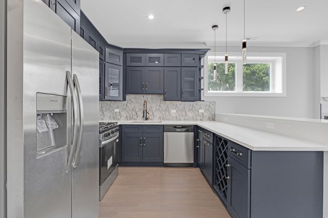 4827 S Saint Lawrence Avenue 2, Chicago, IL 60615