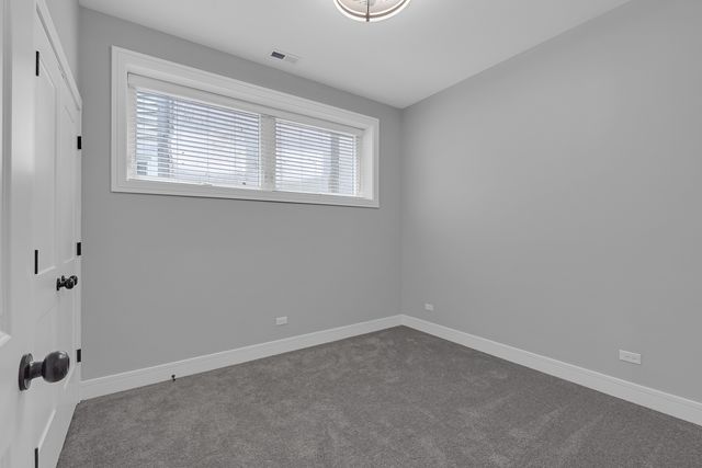 4827 S Saint Lawrence Avenue 2, Chicago, IL 60615