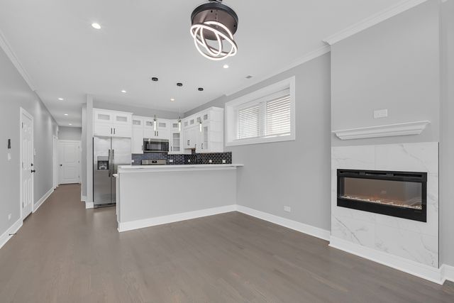 4827 S Saint Lawrence Avenue 2, Chicago, IL 60615