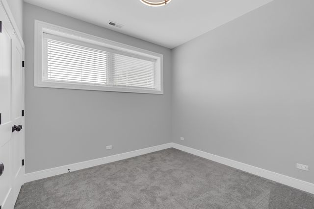 4827 S Saint Lawrence Avenue 2, Chicago, IL 60615
