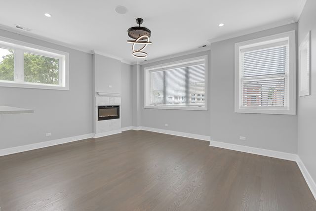 4827 S Saint Lawrence Avenue 2, Chicago, IL 60615