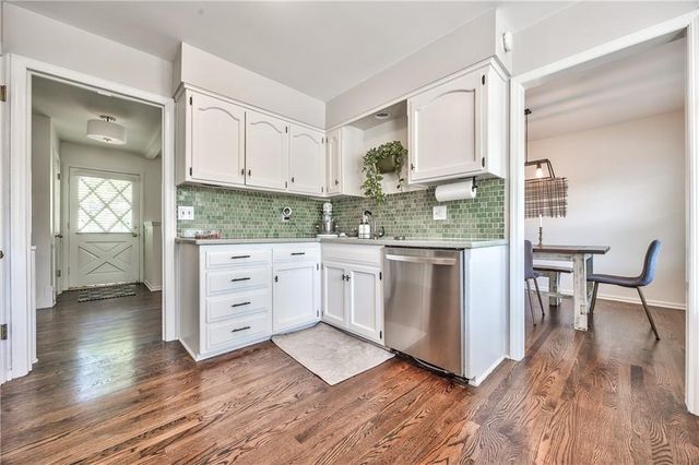 9809 Connell Drive, Overland Park, KS 66212