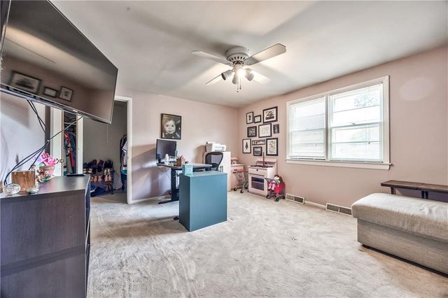 9809 Connell Drive, Overland Park, KS 66212