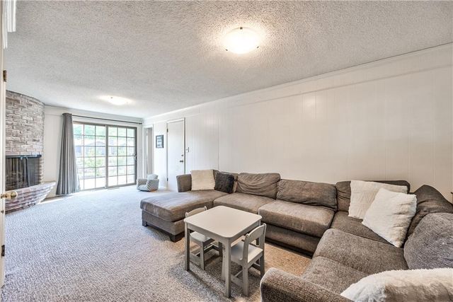 9809 Connell Drive, Overland Park, KS 66212