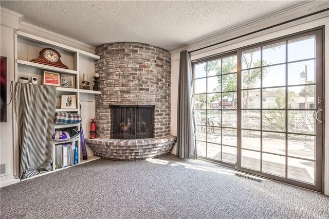 9809 Connell Drive, Overland Park, KS 66212