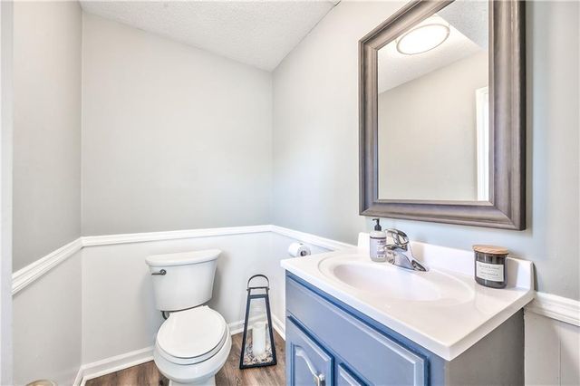 9809 Connell Drive, Overland Park, KS 66212
