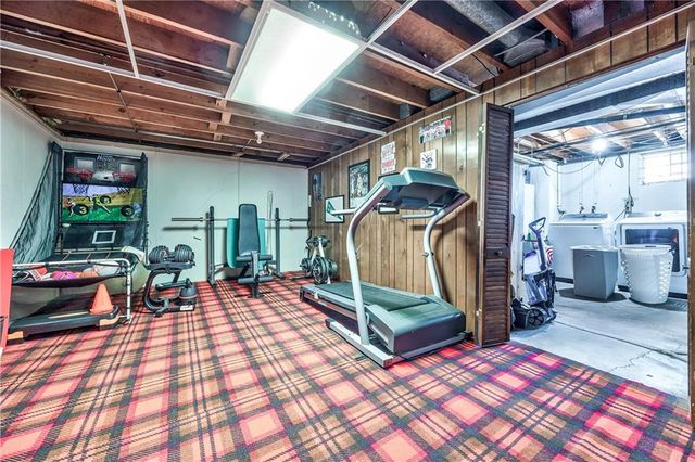 9809 Connell Drive, Overland Park, KS 66212