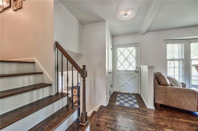 9809 Connell Drive, Overland Park, KS 66212