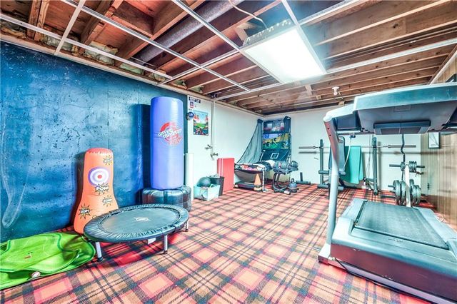 9809 Connell Drive, Overland Park, KS 66212