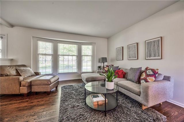 9809 Connell Drive, Overland Park, KS 66212