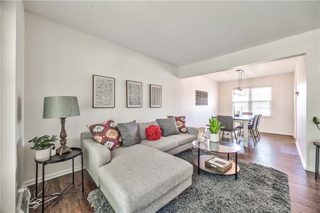 9809 Connell Drive, Overland Park, KS 66212