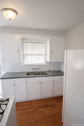 734 Donaldson Ave Apt D, San Antonio, TX 78201