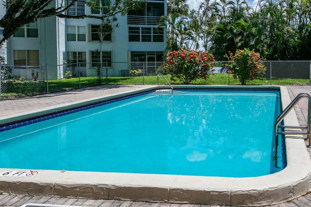 9441 Live Oak Place 106, Davie, FL 33324