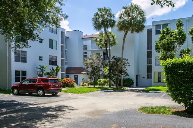 9441 Live Oak Place 106, Davie, FL 33324