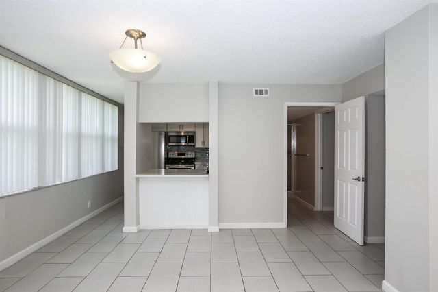 9441 Live Oak Place 106, Davie, FL 33324