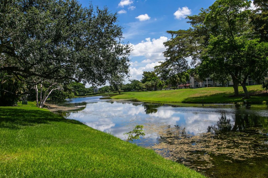 9441 Live Oak Place 106, Davie, FL 33324