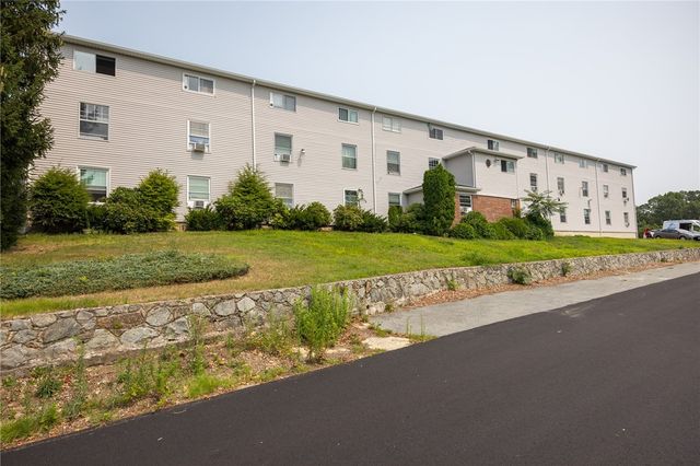 420 Woodward Road 28, North Providence, RI 02904