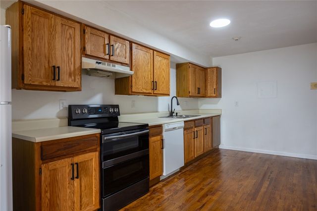 420 Woodward Road 28, North Providence, RI 02904