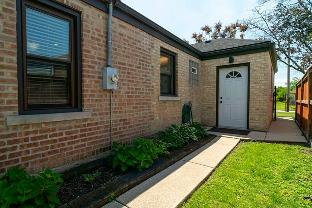 2537 Willow Street, Franklin Park, IL 60131
