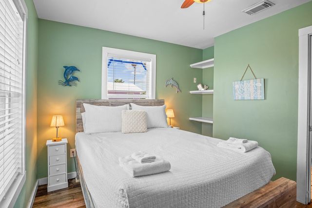 1030 Tenth St S, Port Aransas, TX 78373