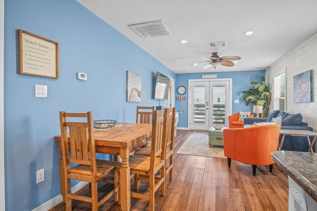 1030 Tenth St S, Port Aransas, TX 78373