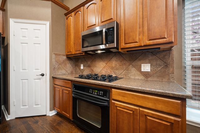 15801 Waterview Drive, Frisco, TX 75035