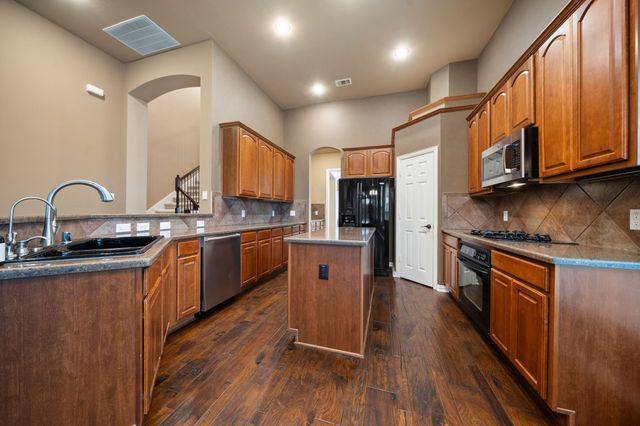 15801 Waterview Drive, Frisco, TX 75035