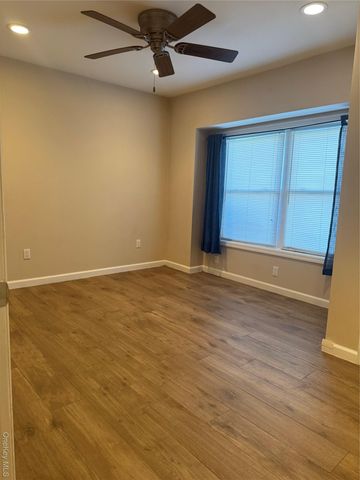 8 McCullums Lane, Highland Falls, NY 10928