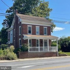 1329 BROADWAY, Hanover, PA 17331