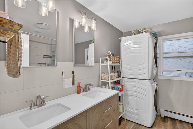 12 Lane 6, Warwick, RI 02888