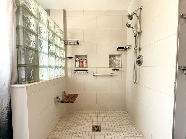 12 Lane 6, Warwick, RI 02888