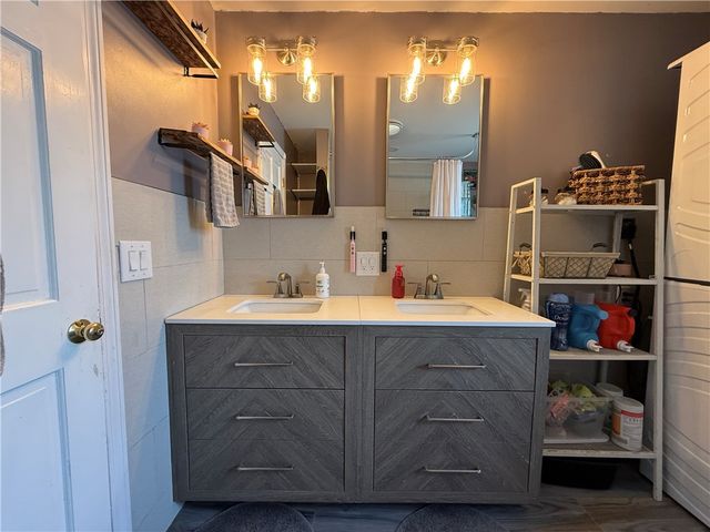 12 Lane 6, Warwick, RI 02888