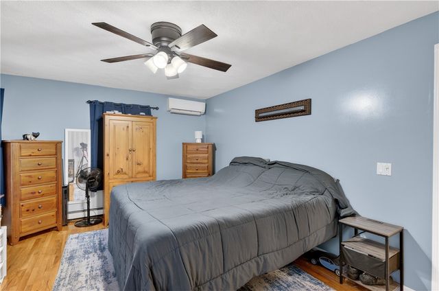 12 Lane 6, Warwick, RI 02888