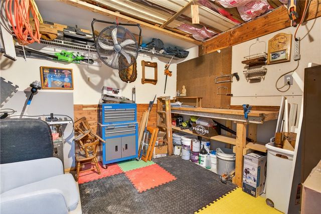 12 Lane 6, Warwick, RI 02888