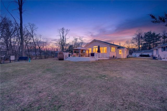 12 Lane 6, Warwick, RI 02888