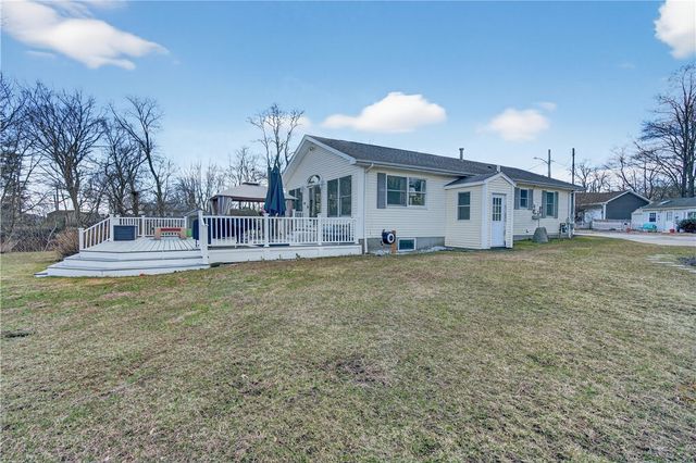 12 Lane 6, Warwick, RI 02888